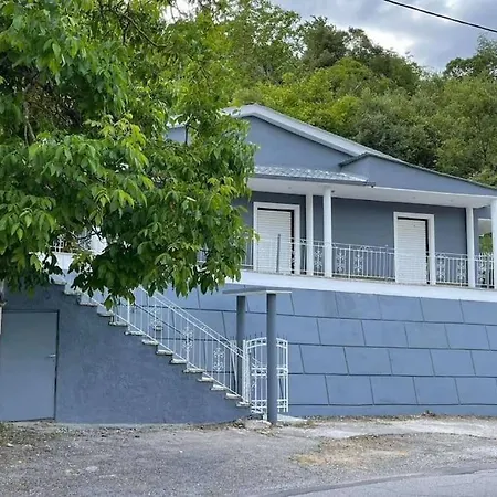 Serenity Traditional House Ferienhaus