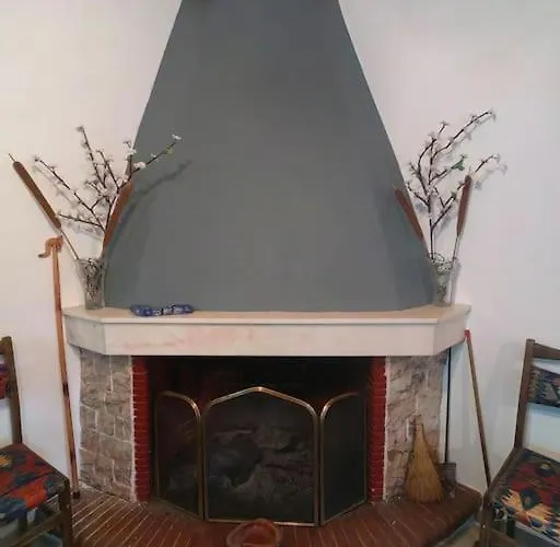 Serenity Traditional House Дом отдыха Калаврита