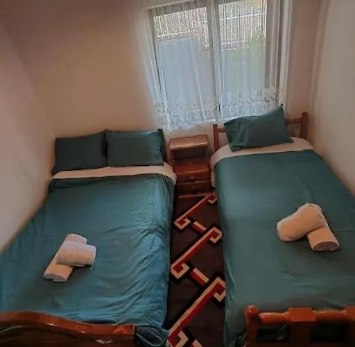 Serenity Traditional House Дом отдыха *