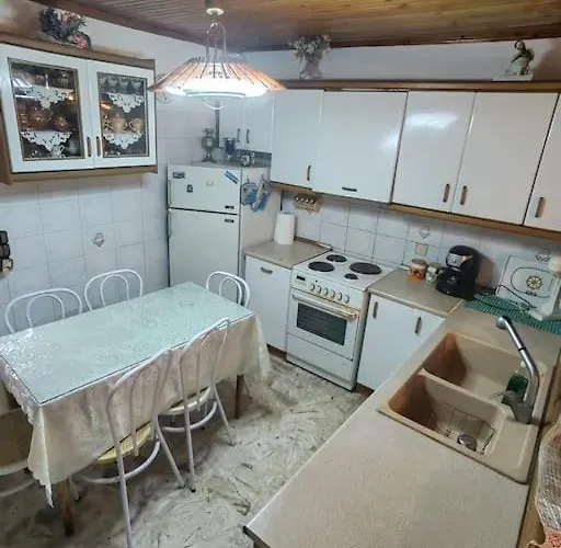 Serenity Traditional House * Калаврита