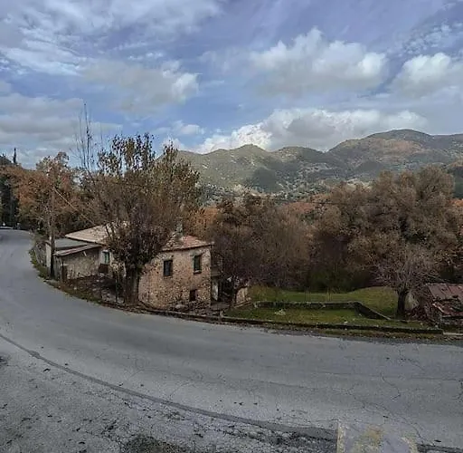 Дом отдыха Serenity Traditional House Калаврита