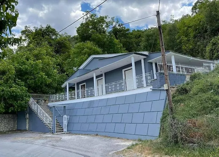 Serenity Traditional House Дом отдыха *